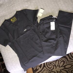 BRAND NEW FIGS SCRUB SET